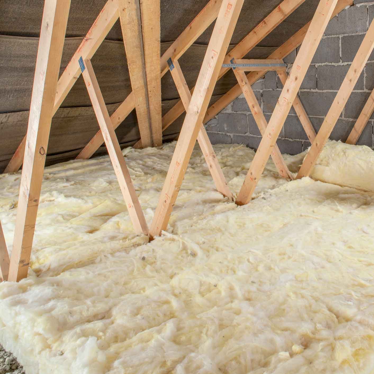 2020_GI-523304418_DIY-loft-insulation-by-homeowner_1920x1415.jpg